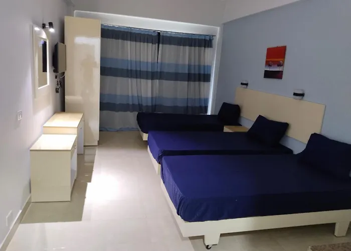 Aquarium Seaview Apartmanhotel 3*